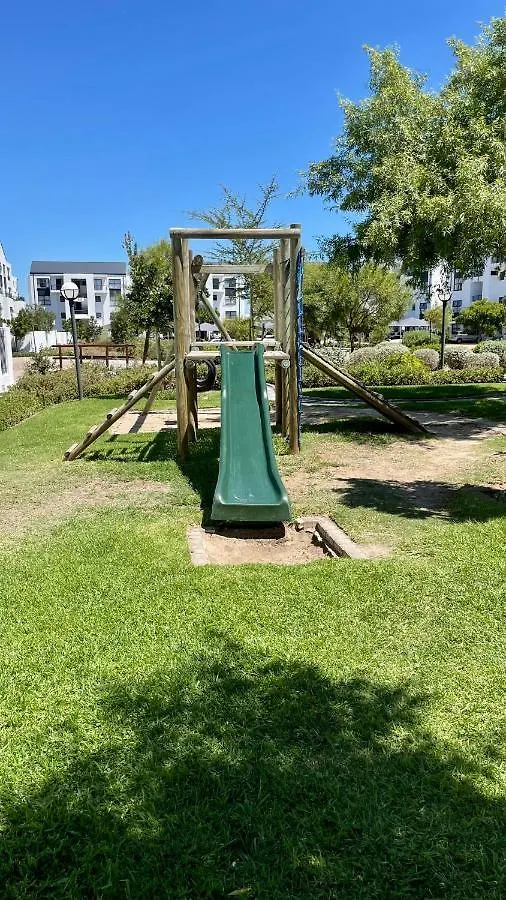 417 The Sandown Cape Town 0*,  Güney Afrika